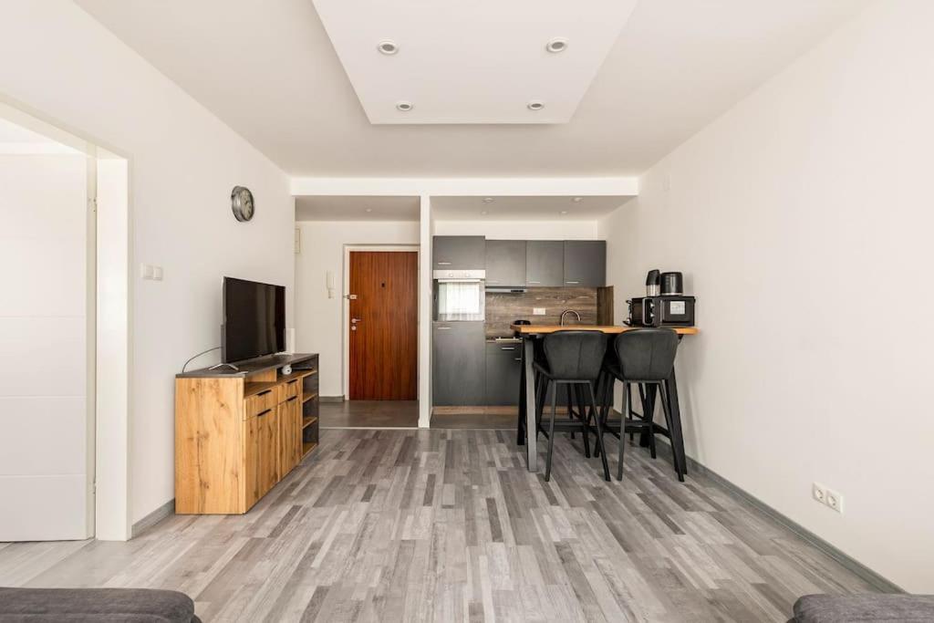 Cozy Renovated Apartment Close To Schoenbrunn Palace Вена Экстерьер фото