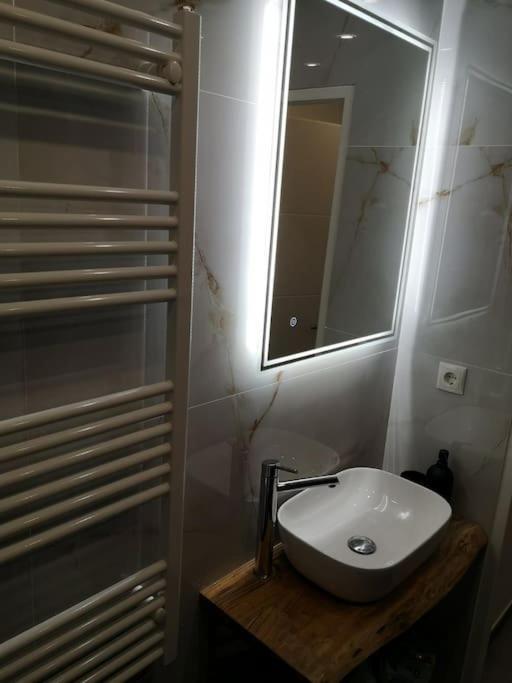 Cozy Renovated Apartment Close To Schoenbrunn Palace Вена Экстерьер фото